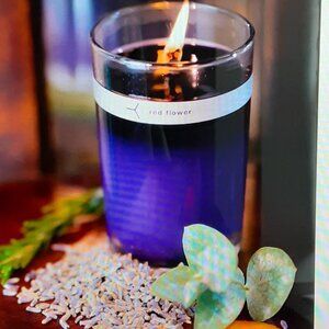 Red Flower French Lavender Scented Candle  4 oz - NEW